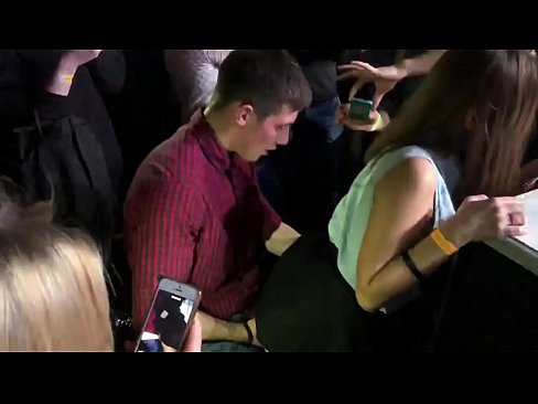 ❤️ Sexe real en una discoteca russa. Noia russa de 18 anys a l'anus i la vagina follada en una discoteca ☑ Porno preciós a nosaltres ca.yespornpics.ru ﹏